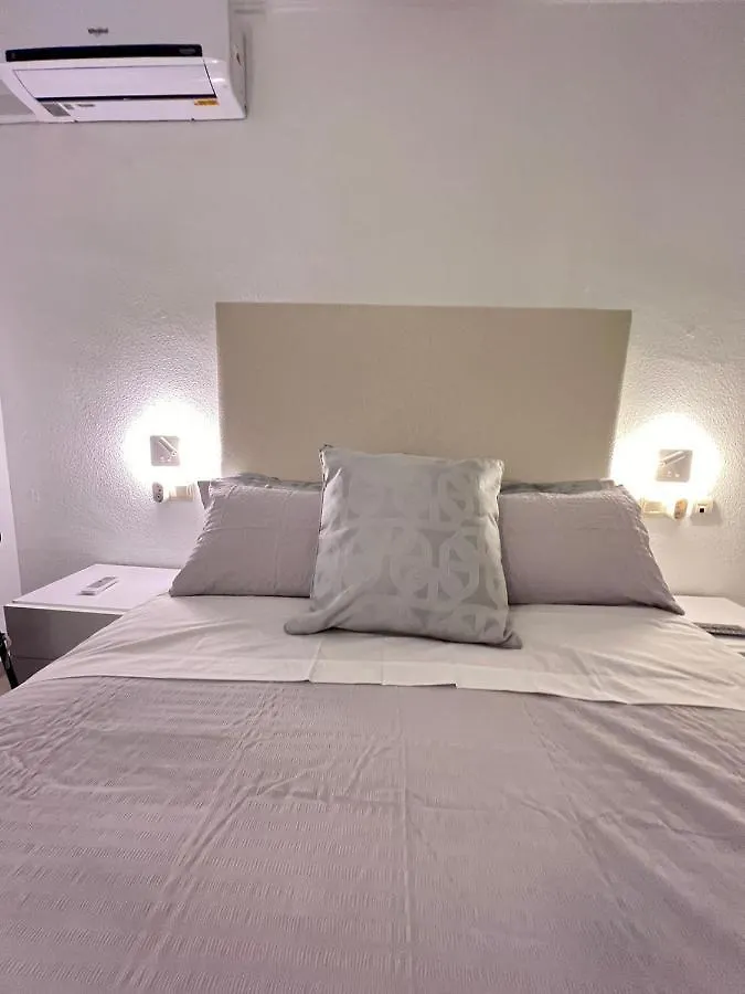 Apartment Apartamentos Malagatravelbook Piscina Y Parking Gratis