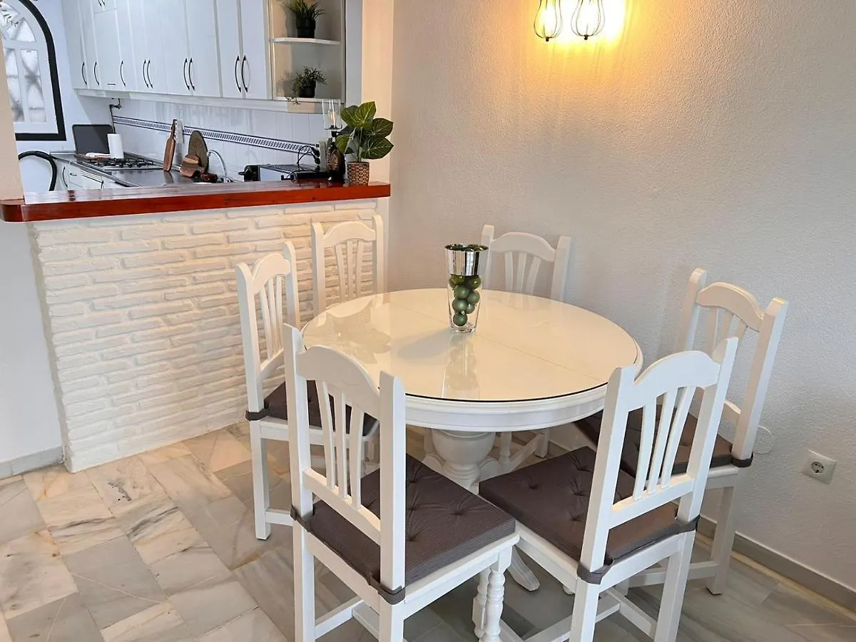 Apartamentos Malagatravelbook Piscina Y Parking Gratis Apartment