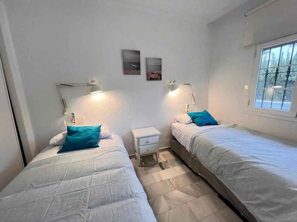 Apartamentos Malagatravelbook Piscina Y Parking Gratis Apartment Malaga