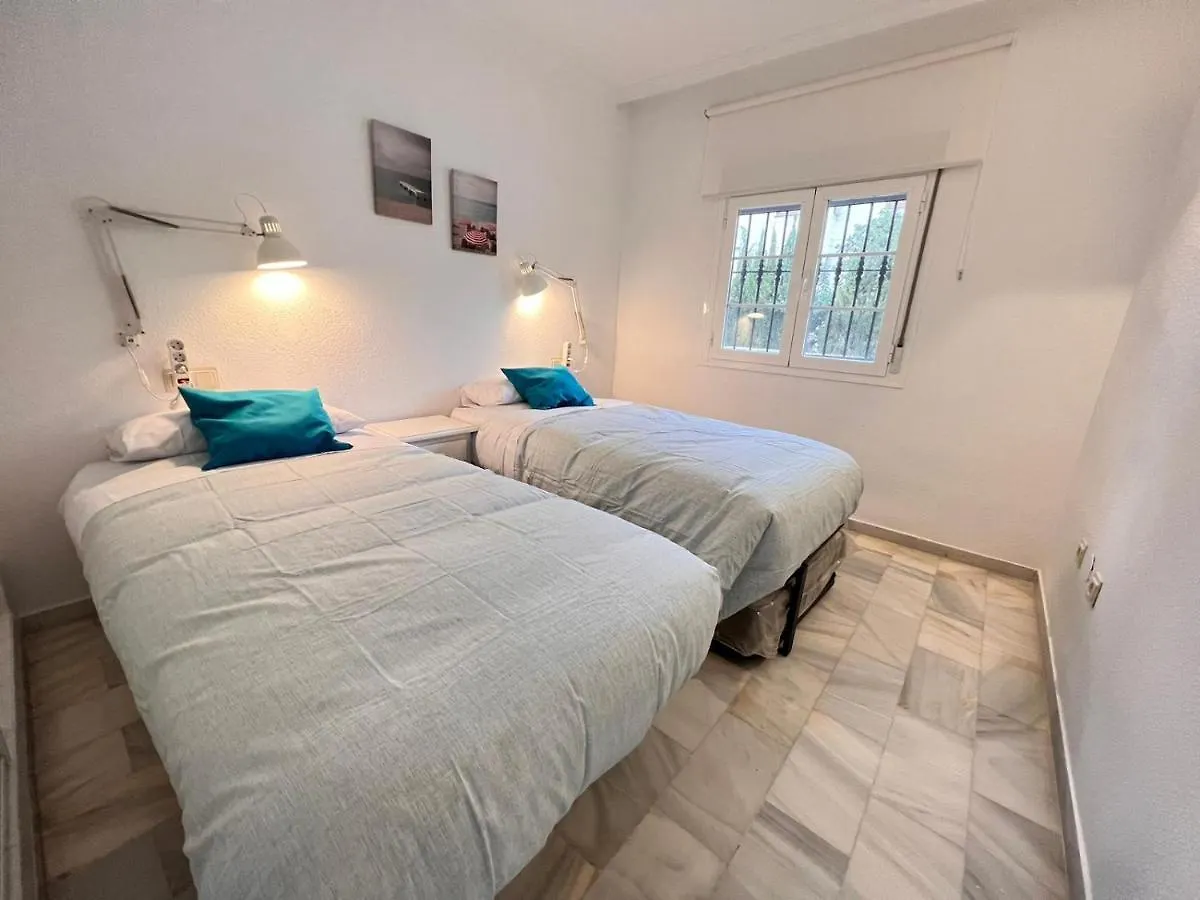 Apartamentos Malagatravelbook Piscina Y Parking Gratis Malaga