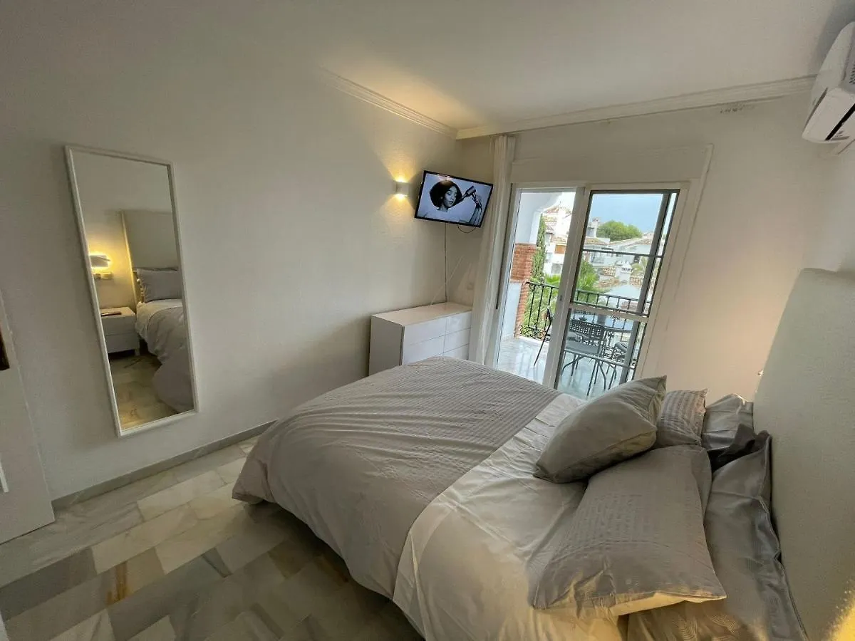 Apartamentos Malagatravelbook Piscina Y Parking Gratis Spain